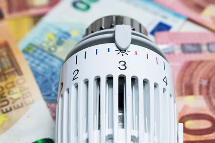 heating-thermostat-euro-money-banknotes-energy-gas-crisis-concept-europe.jpg