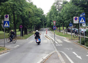 Gefahrenzone-Jahngasse.JPG