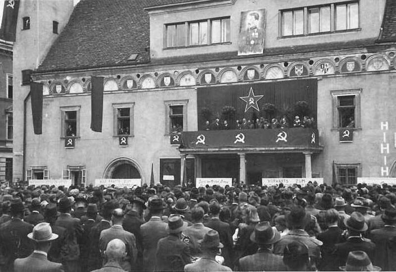 leoben-hauptplatz-1945.jpg
