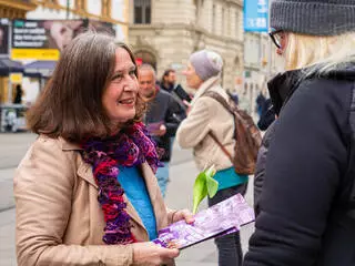 Die Grazer Bürgermeisterin Elke Kahr war am 8. März auf der Straße mit dabei.