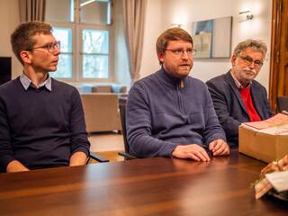 Robert Krotzer (Grazer KPÖ-Gesundheitsstadtrat), Wolfgang Schwab (Erstunterzeichner der Pflegepetition) und Hans-Peter Meister (Arbeitskreis Gesundheit und Pflege)